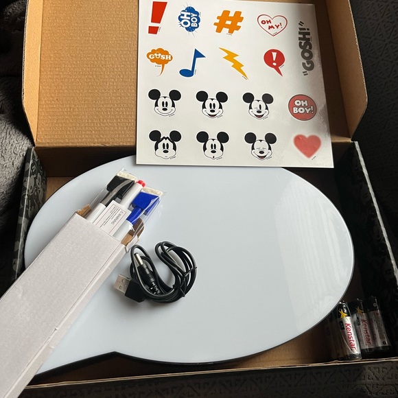 MICKEY MOUSE Speech Bubble LED Light Box, Write Any Message, Wipes Clean - Picture 2 of 3